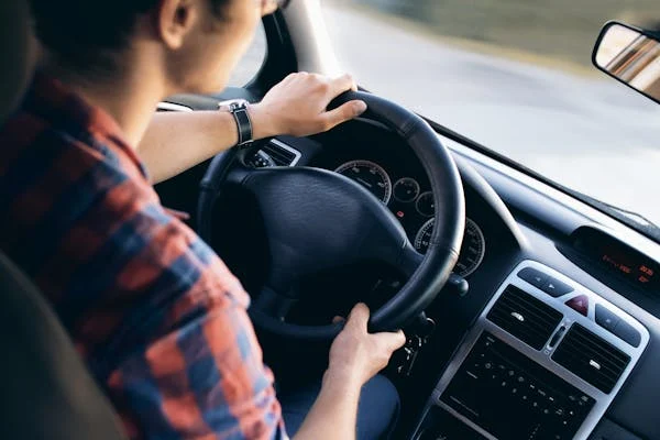 Jakie auto najlepiej wypożyczyć? Podpowiadamy, jak dopasować samochód do swoich potrzeb